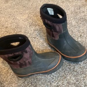 Toddler size 8 warm winter boots